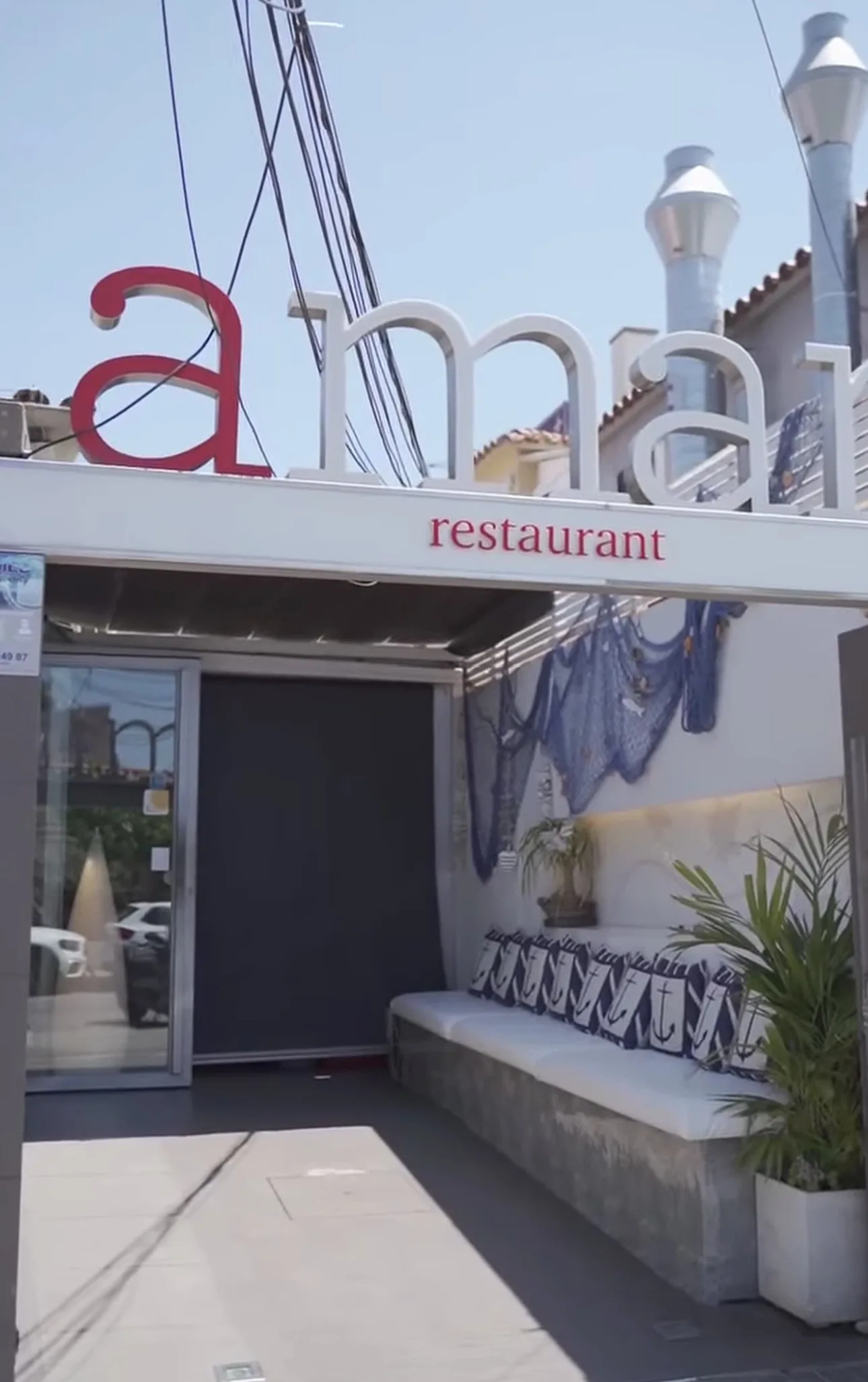 Fachada de AMAR Restaurante de día